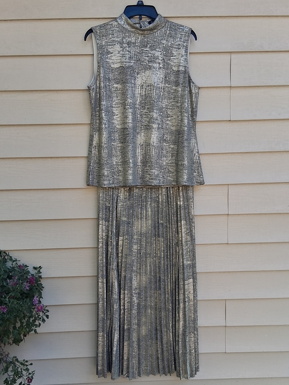 H by Halston Metallic Gold Sleeveless Pleated Maxi Set‎